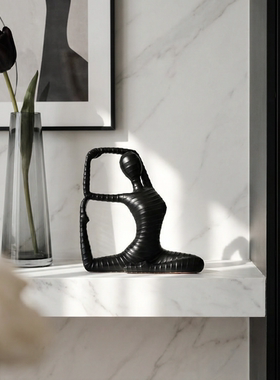 现代简约黑色抽象人物雕塑摆件