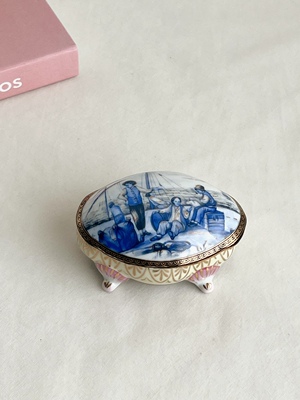 这配色有点阴森又特别 四脚蓝色殴式人物手绘贴花双工艺首饰盒