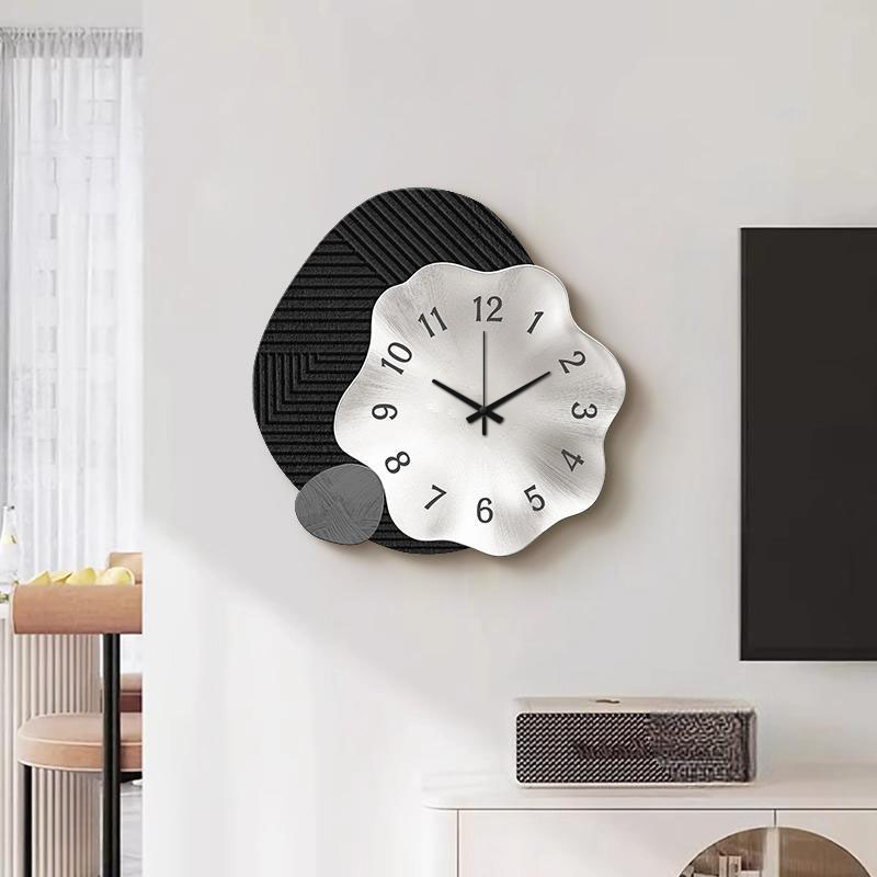现代简约轻奢客厅钟表高级感挂钟