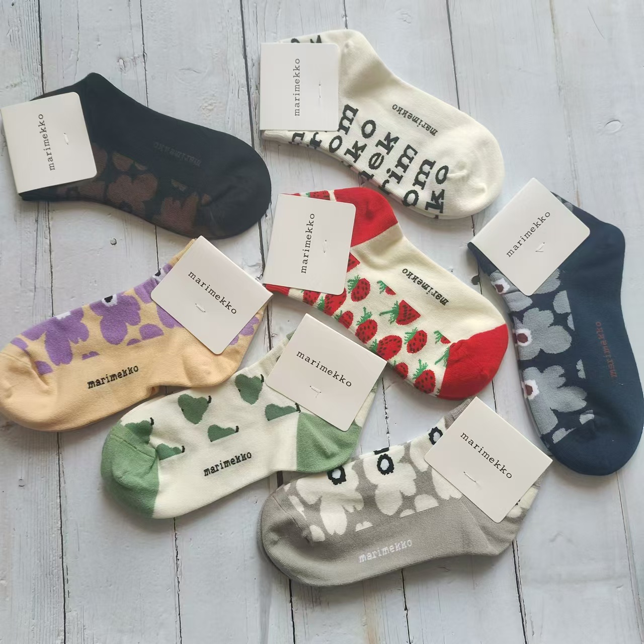 芬兰北欧美花朵甜美短袜色彩快乐外贸ins百搭新品女神