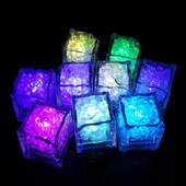 遇水发光冰块魔法洗澡玩具儿童即亮宝宝男孩女孩七彩戏水夜市灯光