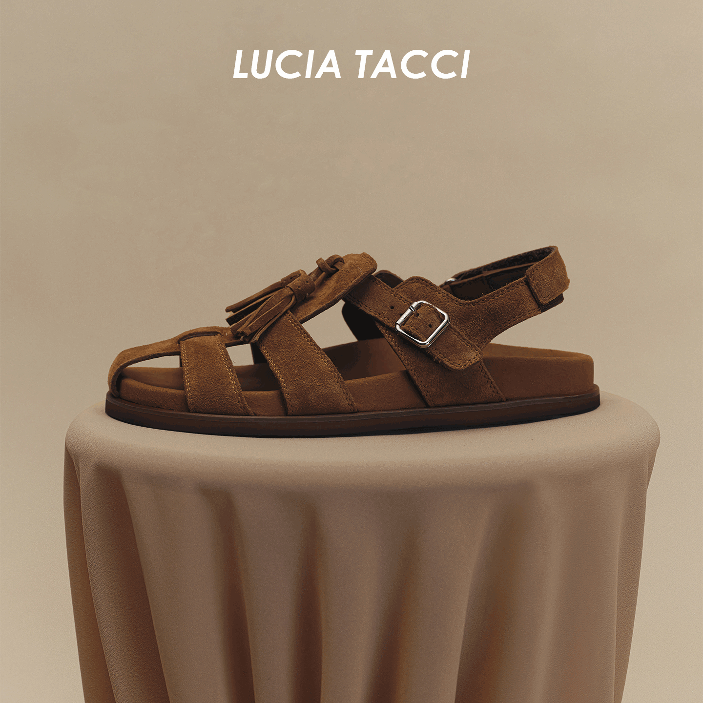 LUCIA TACCI 皮质复古流苏魔术带勃肯平底罗马凉鞋26SS春夏新品