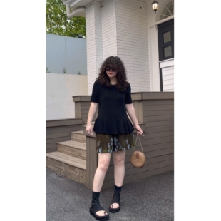 『1512#』正肩宽松醋酸凉感圆领显瘦波浪边下摆夏季短女款上衣