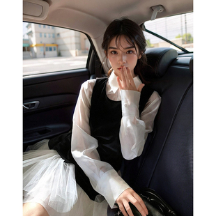 法式富家千金风套装女春季2025新款衬衫+网纱短裙+黑色上衣三件套