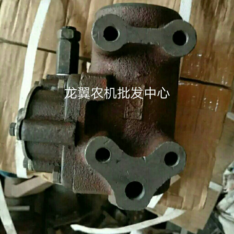 洛阳东方红洛拖一拖拖拉机四轮 提升器 牛头液压油缸带分配器总成