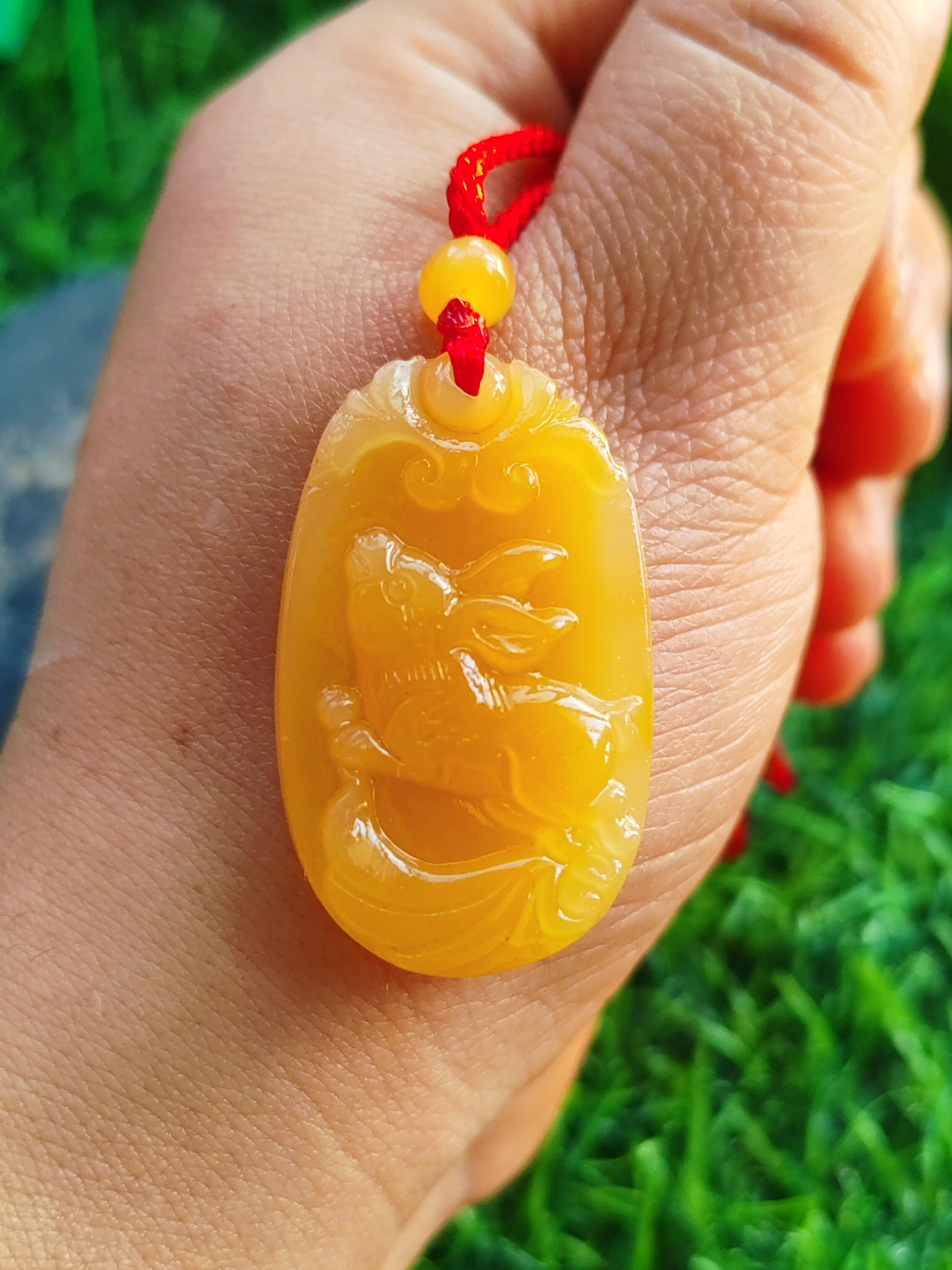 送小孩兔生肖玉牌十二生肖吊坠正品黄龙玉生肖兔玉佩挂件36*22*6