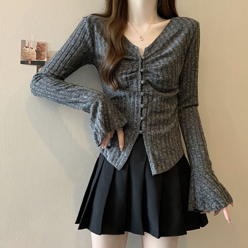 大码设计感领喇叭袖针织衫女春秋胖妹妹遮肉显瘦不规则打底上衣