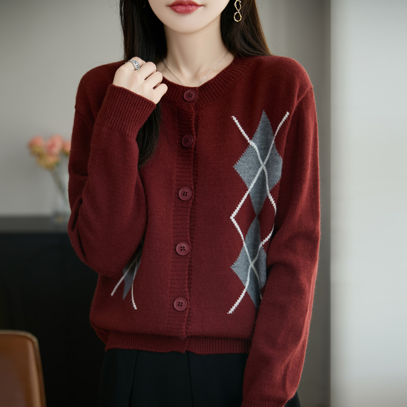 拼色菱形格针织开衫女微胖韩系菱格毛针织衫秋冬季大码单排扣上衣