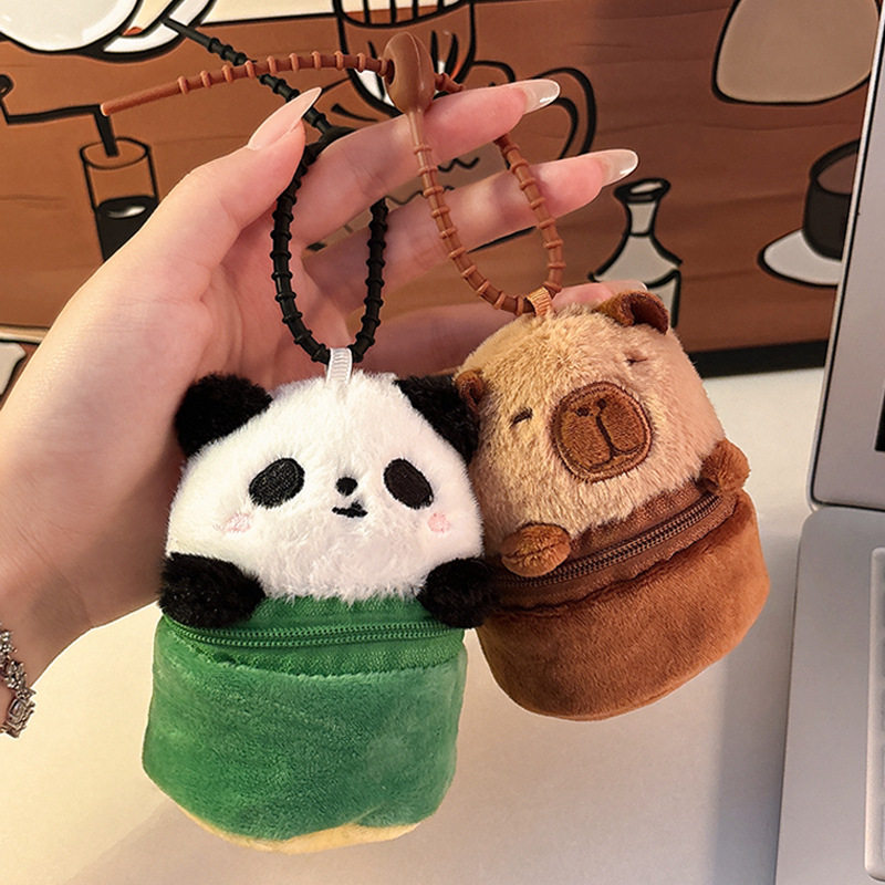 卡皮巴拉创意零钱包可爱儿童便携耳机挂包女毛绒公仔熊猫包包