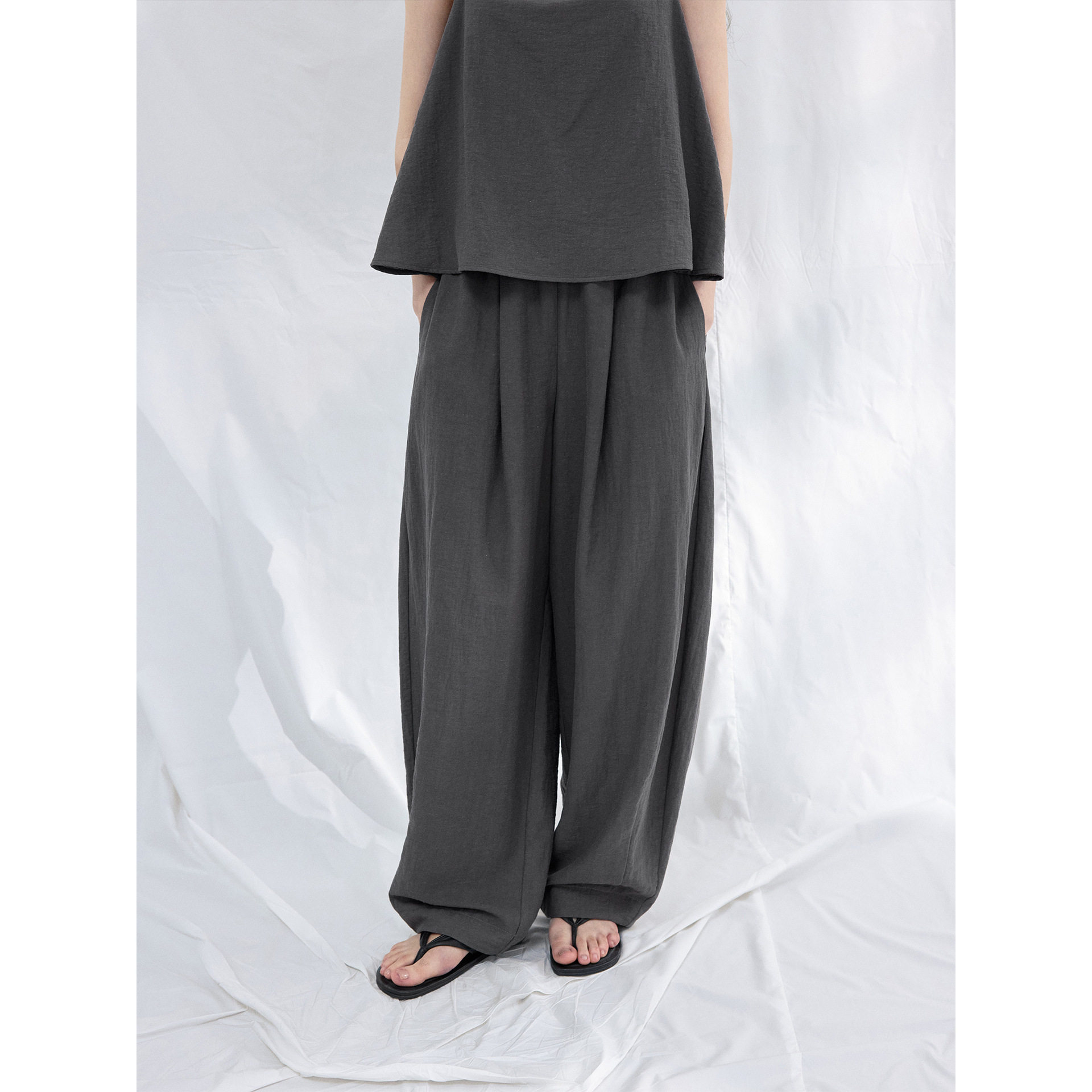 [共线]COLNE夏季新款通勤极简亚麻棉肌理感廓形休闲弯刀裤