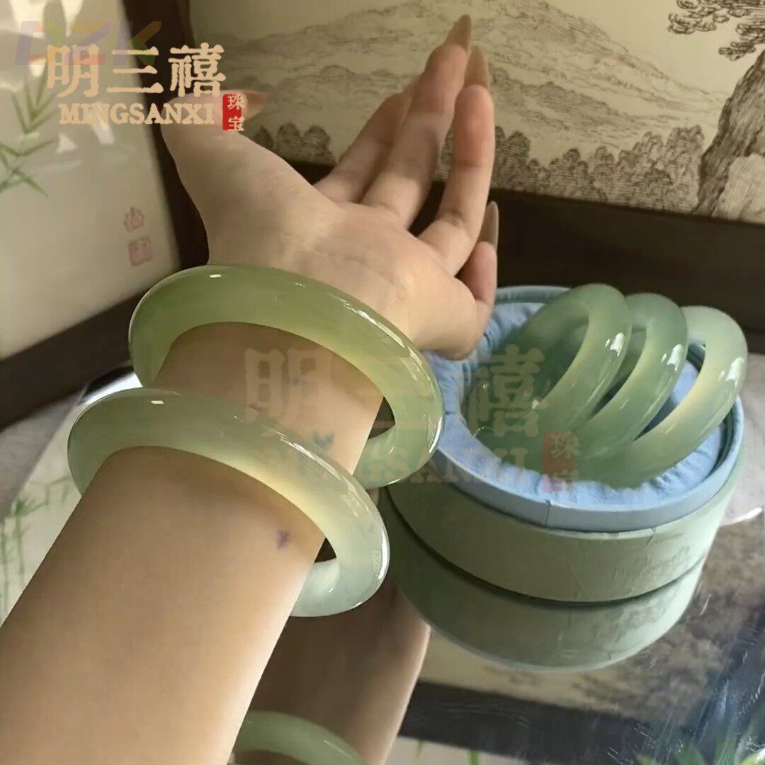 岫玉手镯女款冰种天然正品晴水色手饰