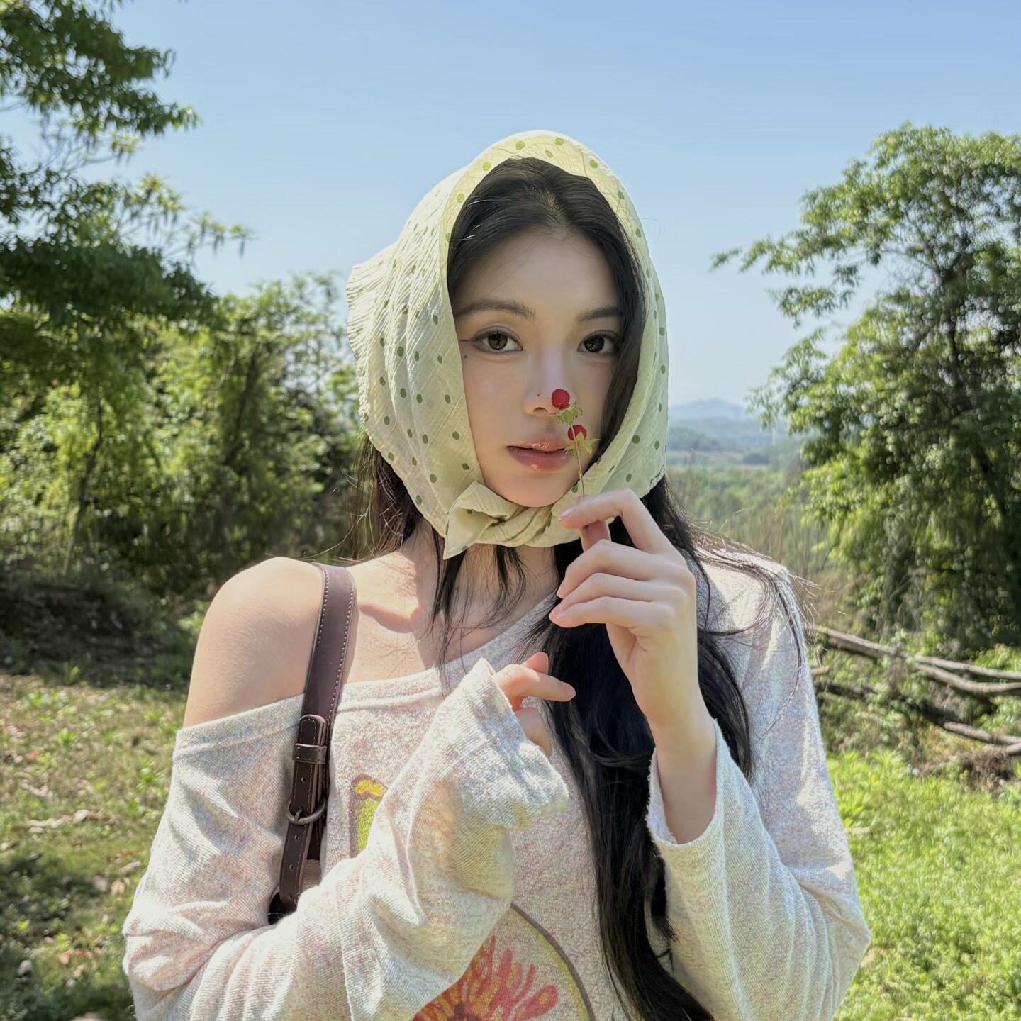 Simida斯密达-花露肩宽松薄款防晒上衣夏季慵懒百搭长袖T恤S2755C