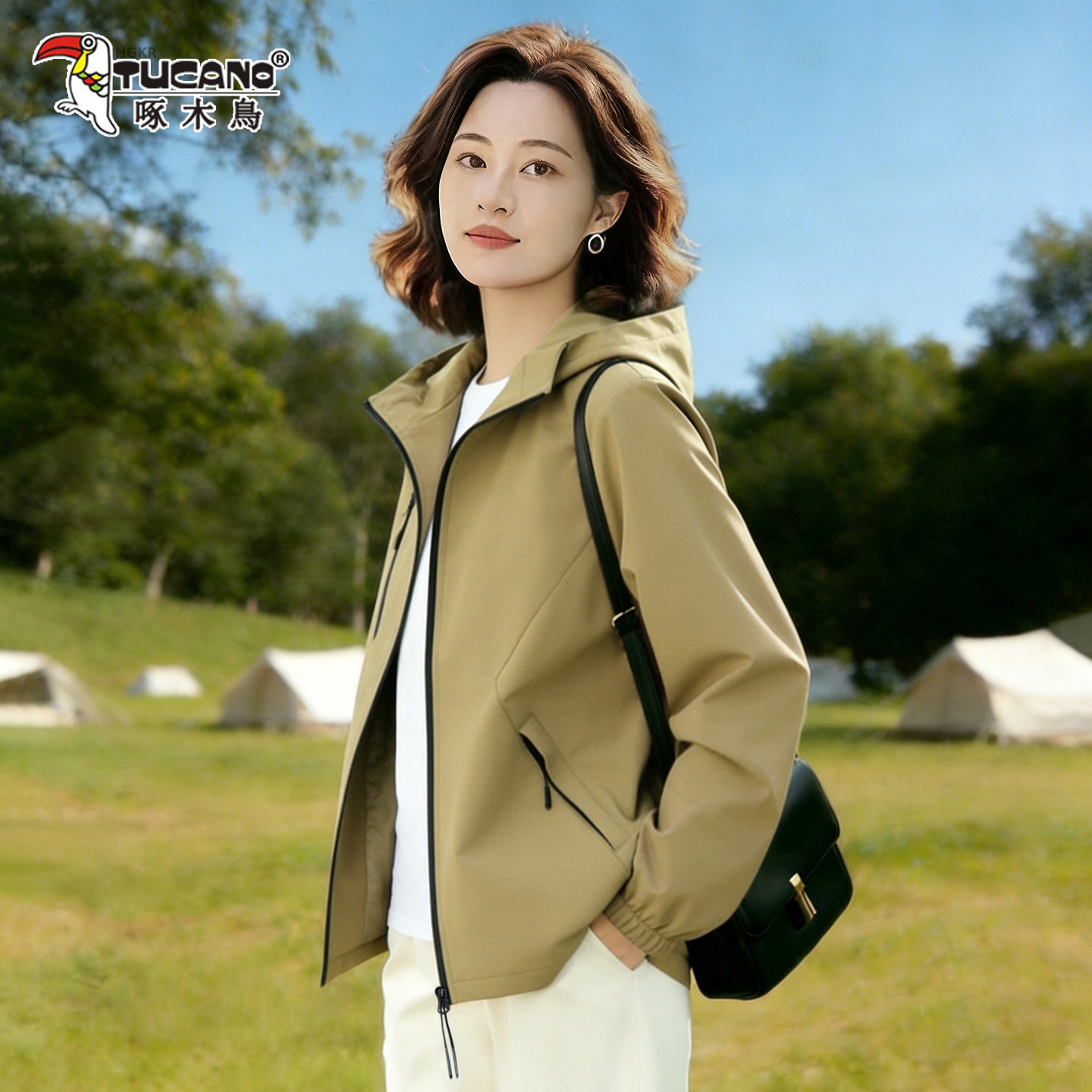 啄木鸟春季户外休闲风连帽短外套图片