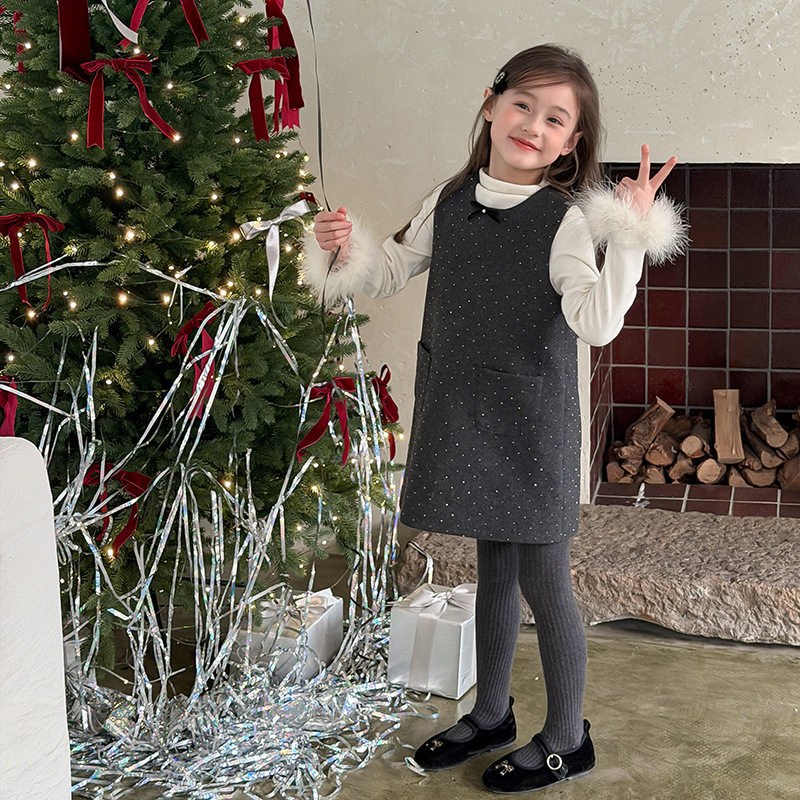 谁能拒绝自带复古滤镜的连衣裙！女童A字版型毛呢烫钻波点背心裙,童装/婴儿装/亲子装,连衣裙,淘宝优惠券,粉丝福利购,淘宝优惠卷