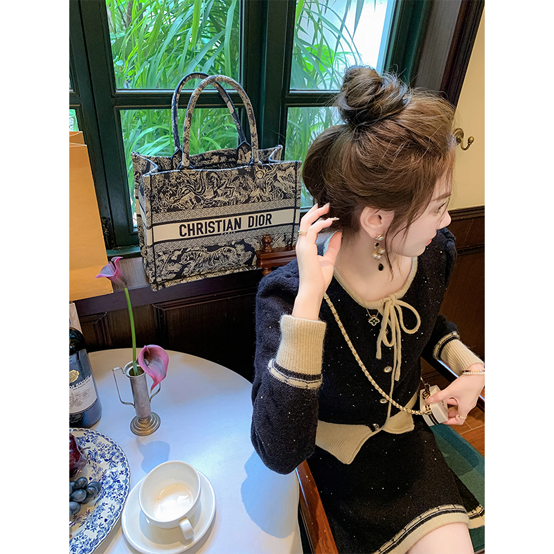 气质圆领系带上衣高腰半裙套装