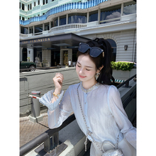 鱼兔子的兔子设计感小香风衬衫女2025新款秋冬法式小资喇叭袖上衣