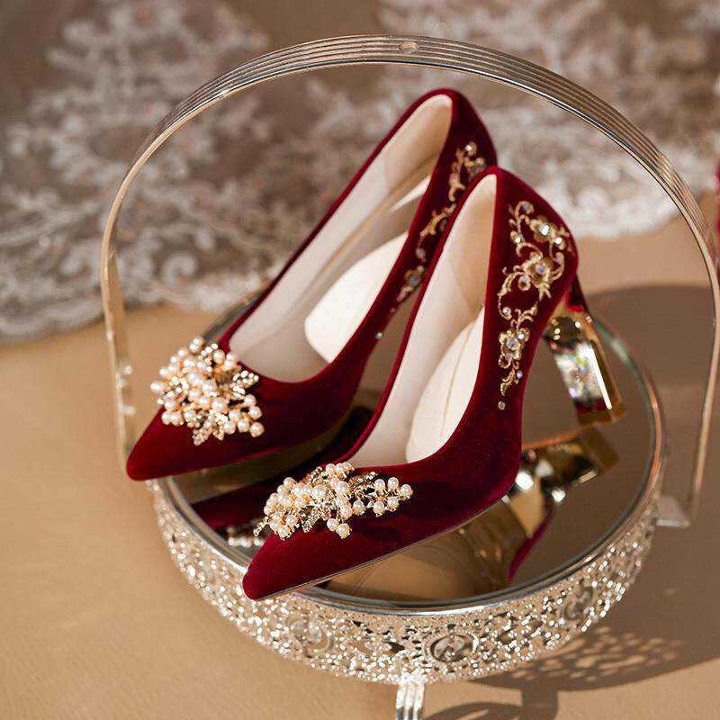 红色绝美婚鞋女2026新款新娘粗跟秀禾服婚纱两穿中式高跟鞋不累脚
