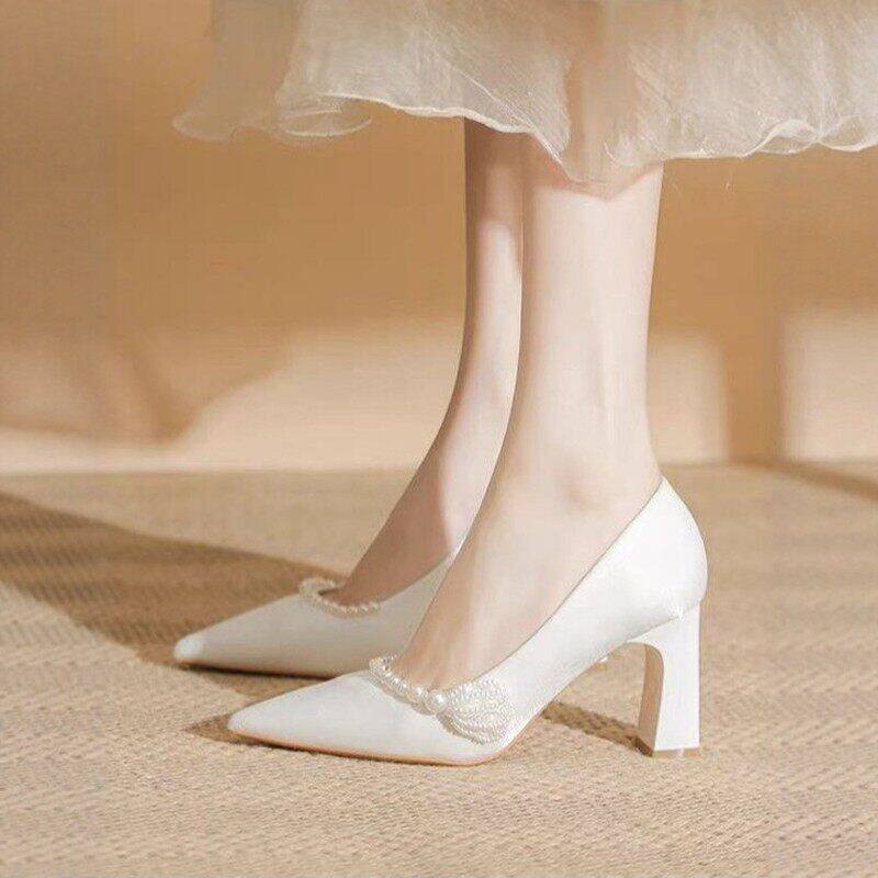 法式气质珍珠高跟鞋女2026夏季新款不累脚粗跟尖头配裙子浅口单鞋