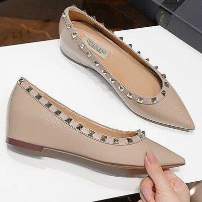 铆钉鞋尖头单鞋女2026夏