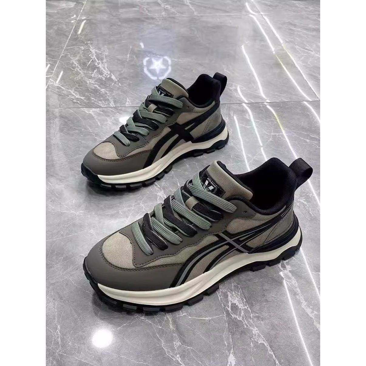 潮牌2025秋季新款轻便运动鞋时尚休闲鞋百搭皮面防水男鞋加绒棉鞋