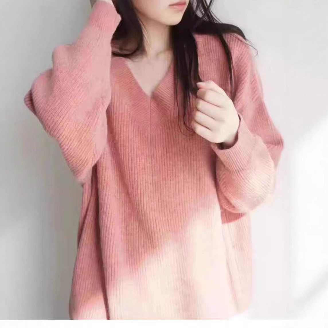 女式V字领纯羊毛衫秋冬新款元宝针工艺宽松慵懒风纯色套头打底衫
