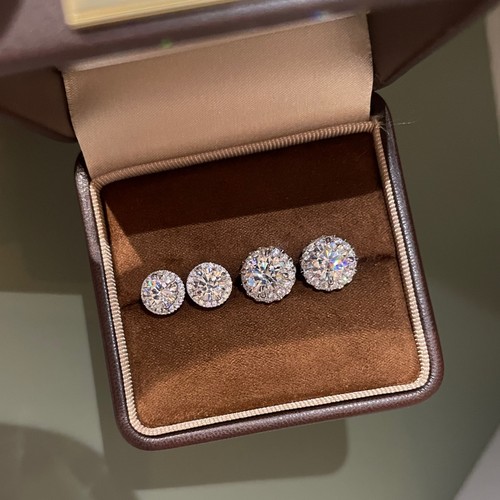 1/1.5克拉theone围镶圆钻耳环女