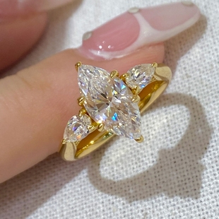 欧美风珠宝感2克拉三石马眼水滴形仿真钻戒指女925银镀金轻奢精致