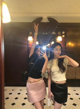 Mas Mash北海道少女 两色缎面光感低腰包臀短裙