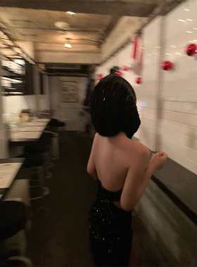 MAS MASH 新款连帽镂空连衣裙女秋冬亮片性感年会裙收腰裙子短裙