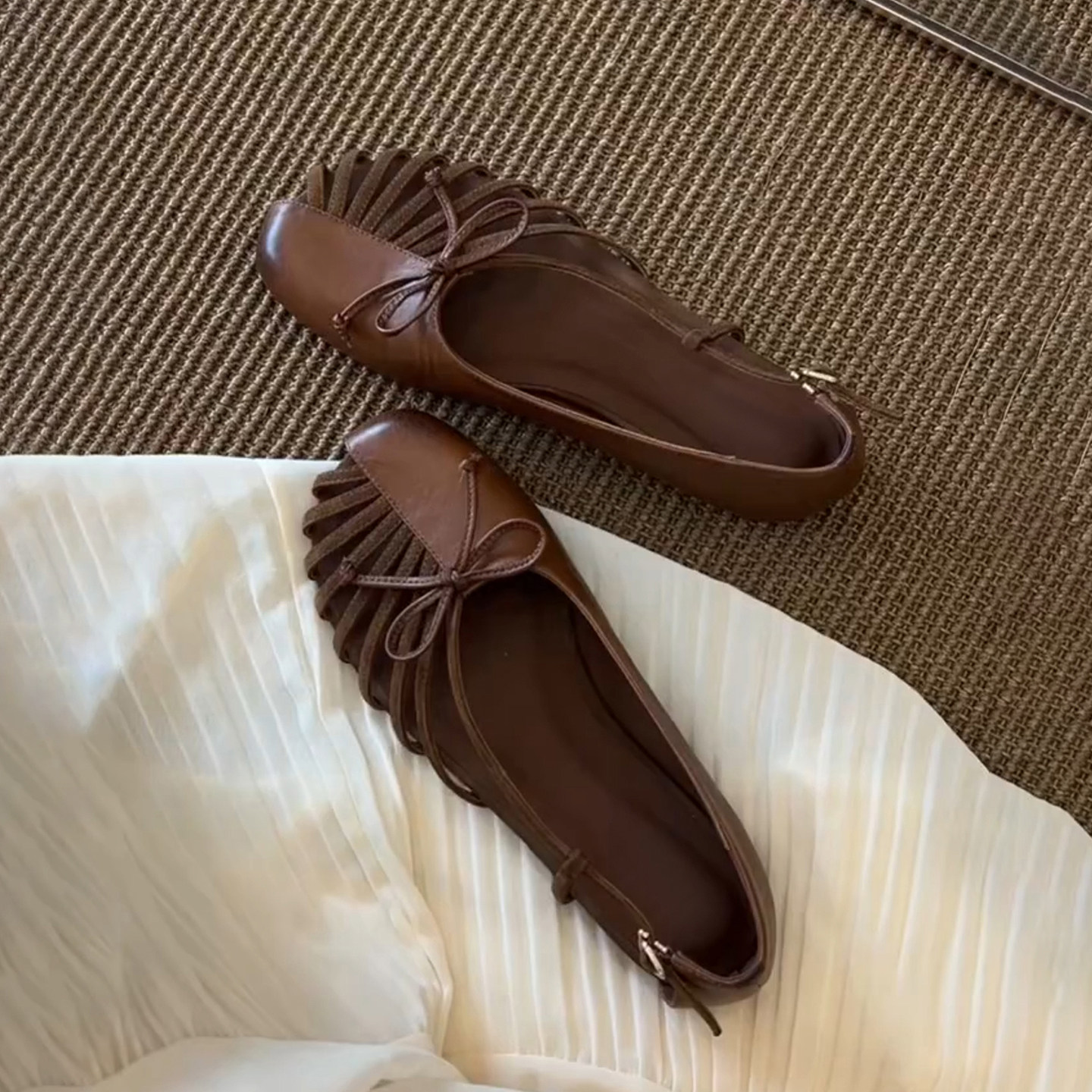 羊皮版~设计感文艺复古拼接时尚舒适平底单鞋女镂空透气罗马凉鞋