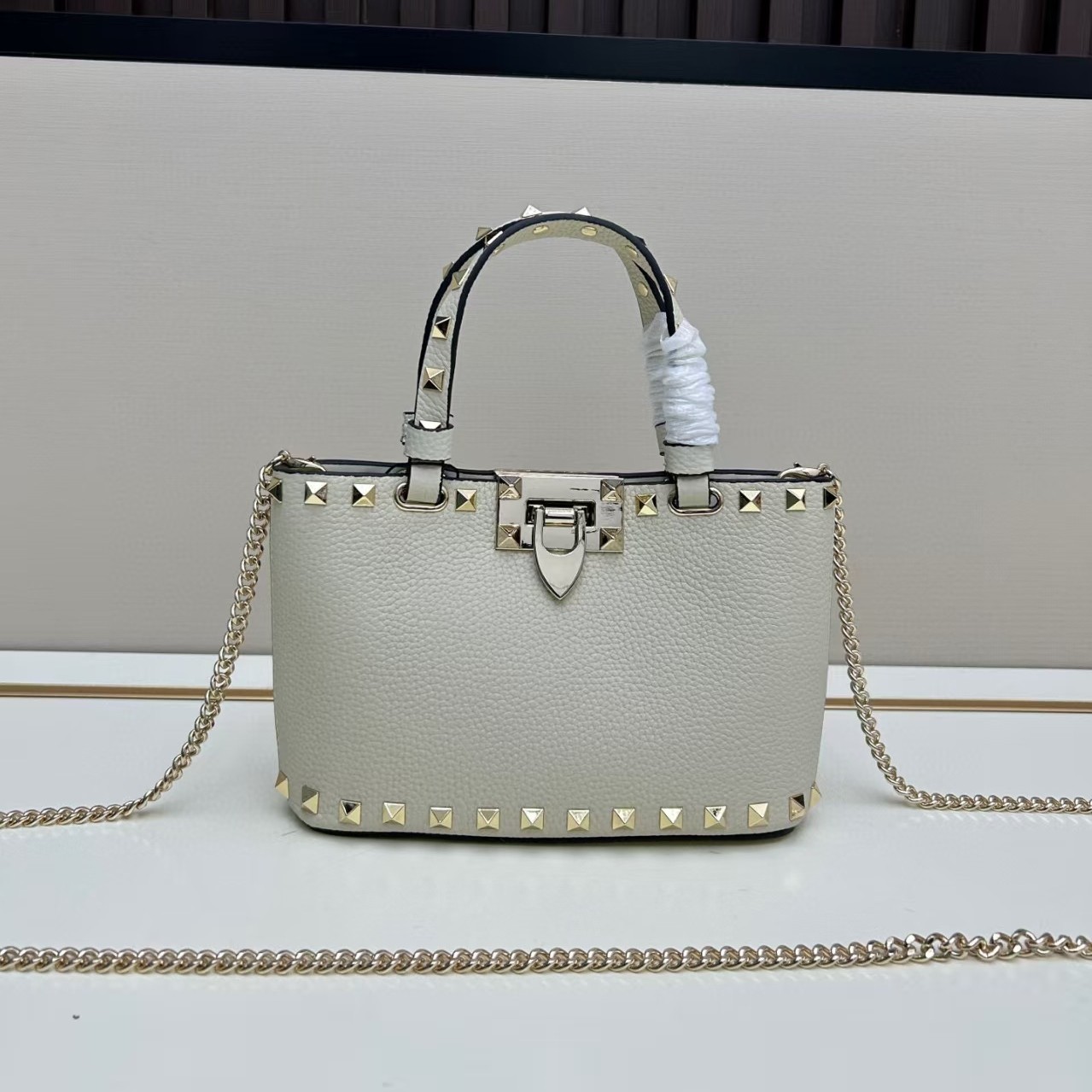 2026新款铆钉小牛皮托特包购物袋女士高级感手提单肩包斜挎包潮流