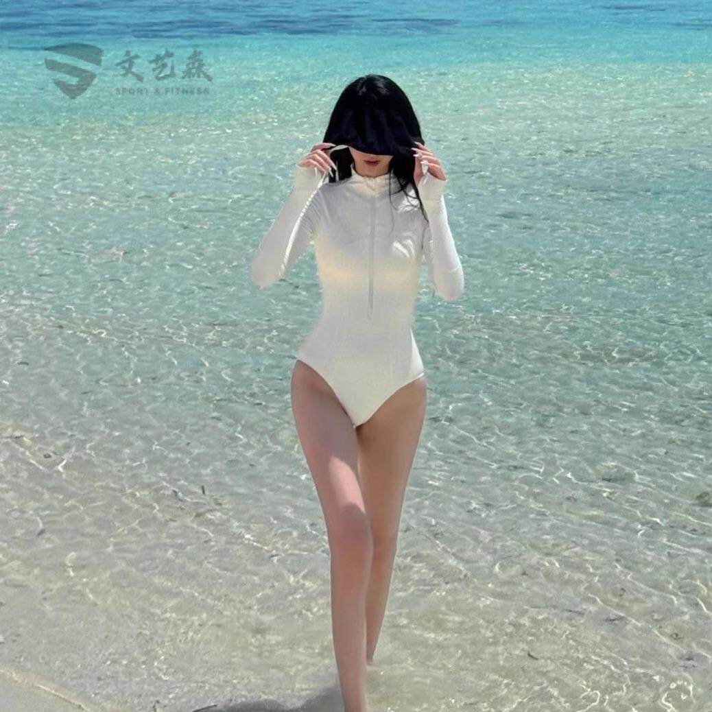 新款高领连体泳衣女长袖速干防晒