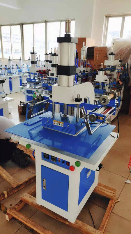 定制气动烫金机蛋糕盒皮革纸张木头LOGO压痕烙印机自动卷纸大面积