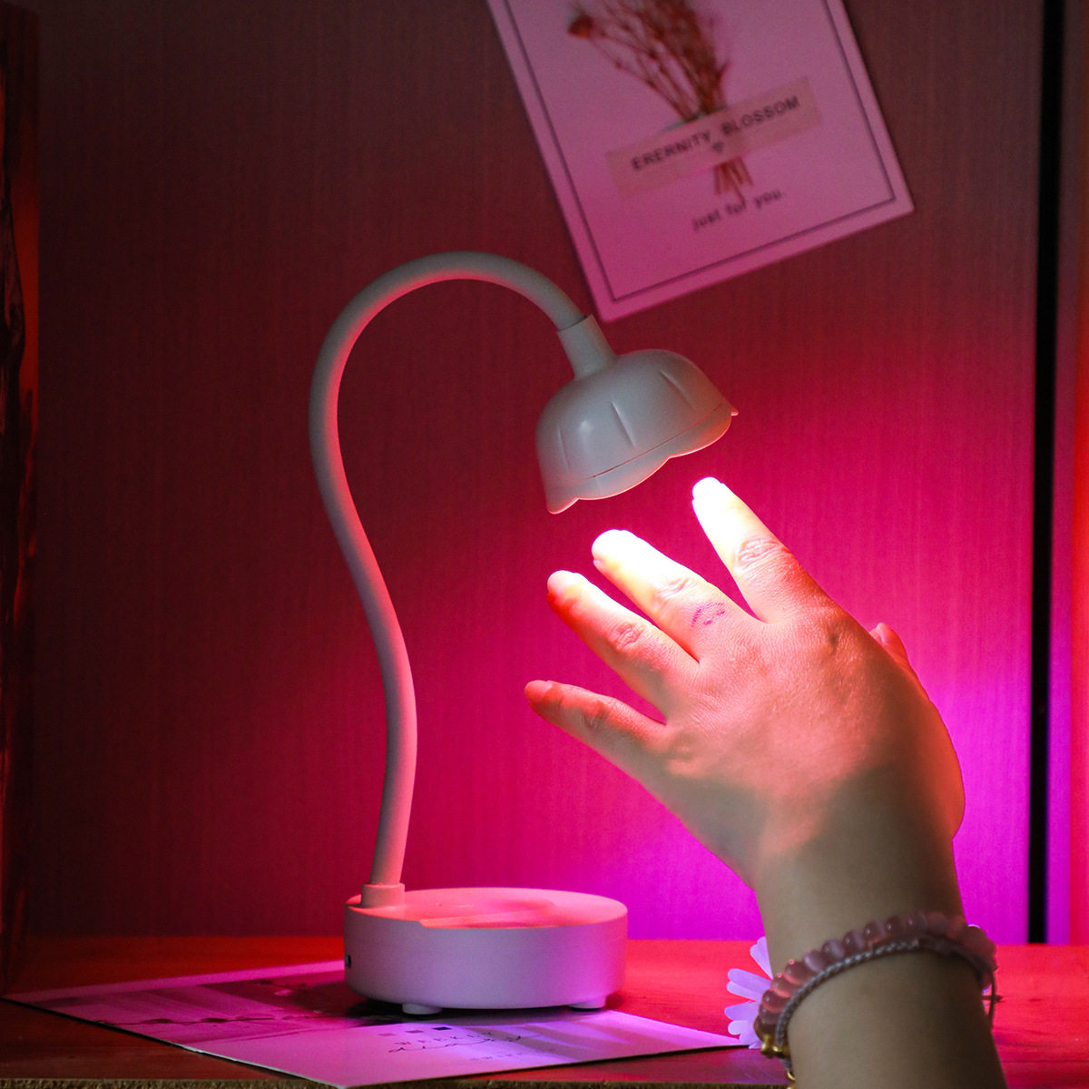 新款 UV-06台式贴片光疗灯 台式美甲灯蓄电式鹅颈无绳uv莲花灯,彩妆/香水/美妆工具,美甲灯/美甲机,淘宝优惠券,粉丝福利购,淘宝优惠卷