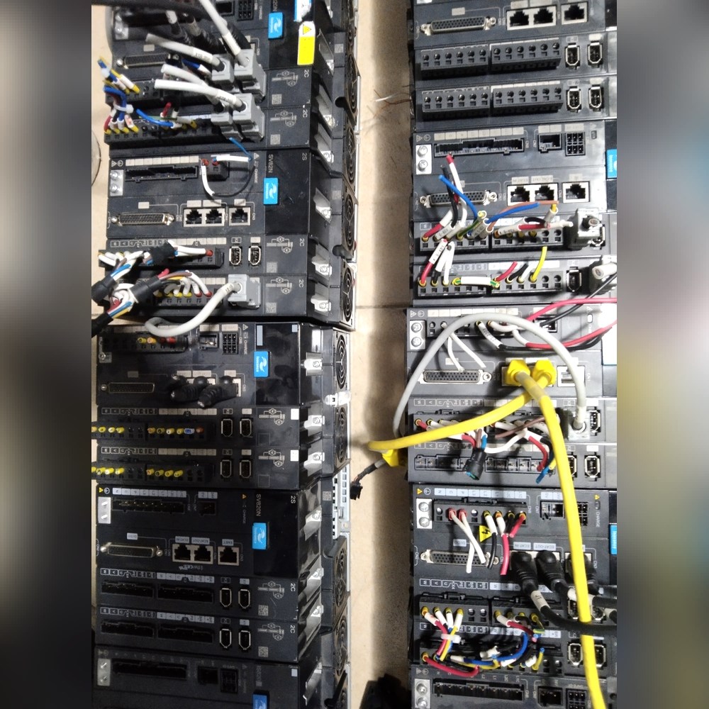 汇川伺服一起还有13台IS820N1S2C2CSV8 议价