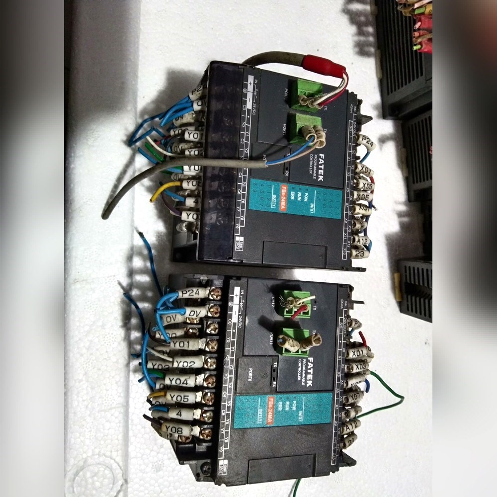 永宏PLCFBs-24MA2台成色如图所示功能正常 议价