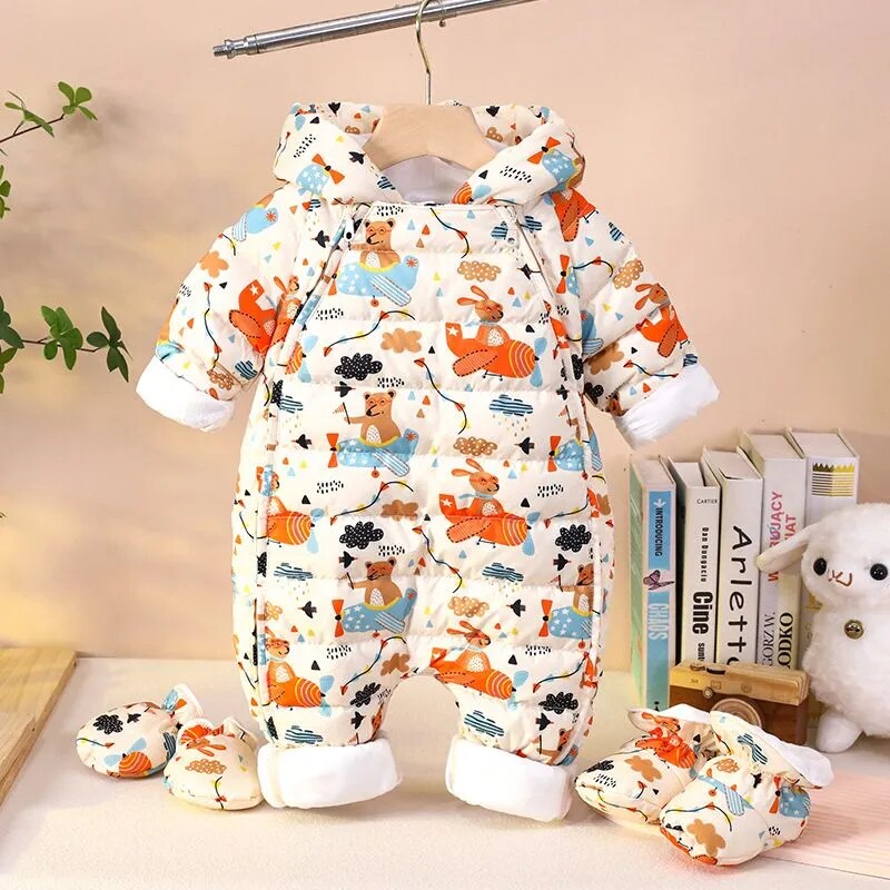 新生婴儿冬季羽绒连体衣宝宝外出加绒加厚爬服可爱连帽冬款脚手套