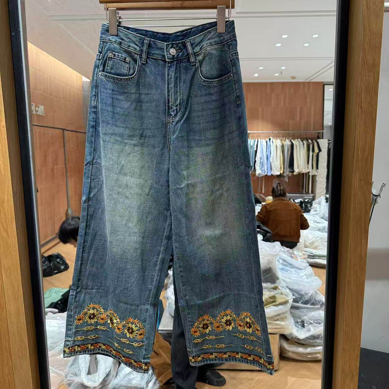 欧洲站2026春季新款欧货微胯太阳花刺绣直筒减龄百搭牛仔裤女3875