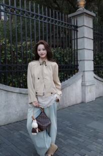 欧洲站2026早春新款英伦风设计款领带立领单排扣宽松短款风衣外套