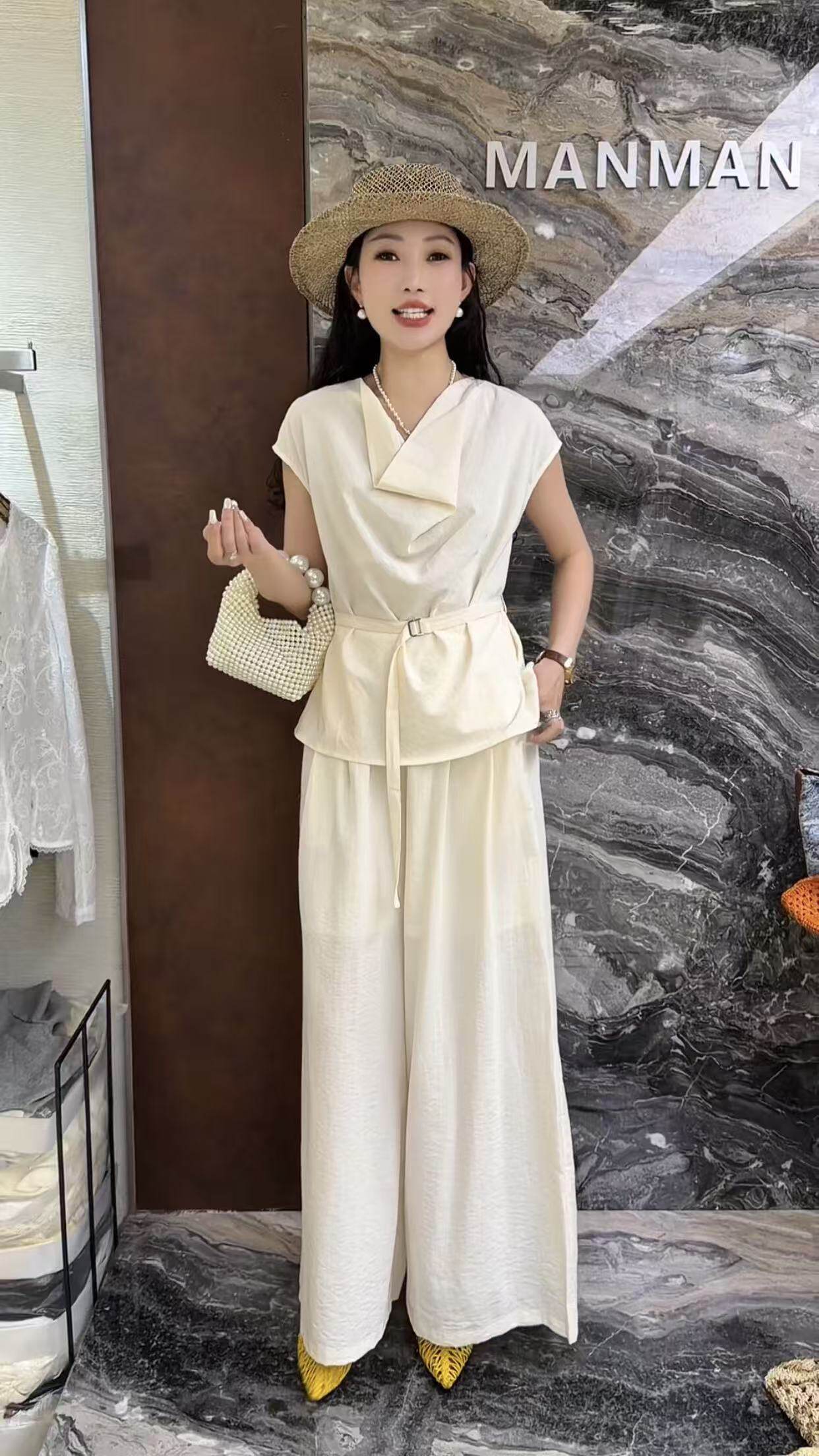 曼曼家2026夏新款欧货轻熟简约风荡领系腰带上衣+休闲裤时尚套装