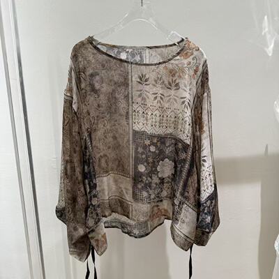 欧洲站2026新款欧货民族风印花一字领蝙蝠袖桑蚕丝洋气上衣GV628