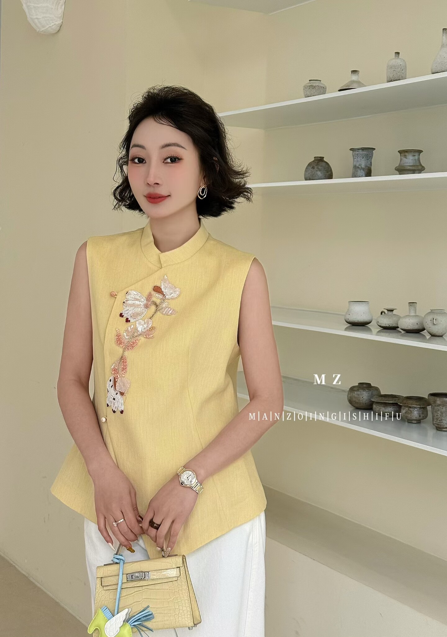 M.Z曼曼家2026春季新款新中式国风重工刺绣盘扣马甲女气质上衣