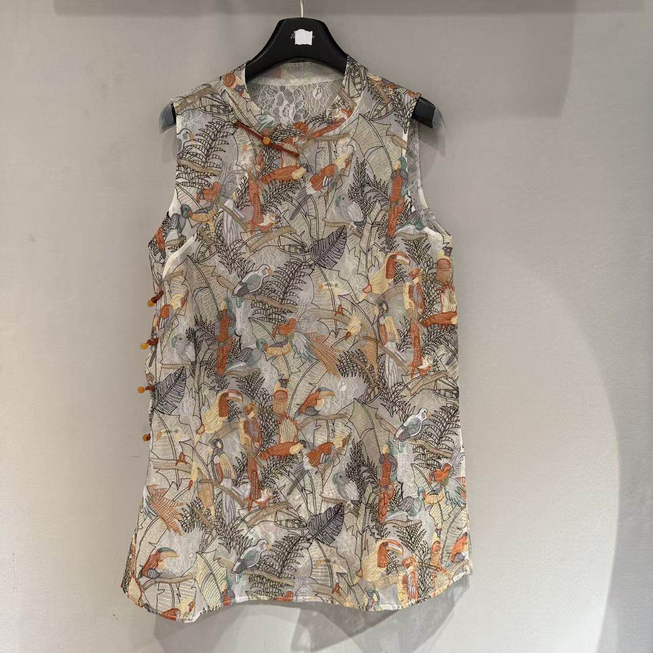 欧洲站2026新款圆领斜襟侧盘扣重工百鸟刺绣桑蚕丝无袖上衣26312