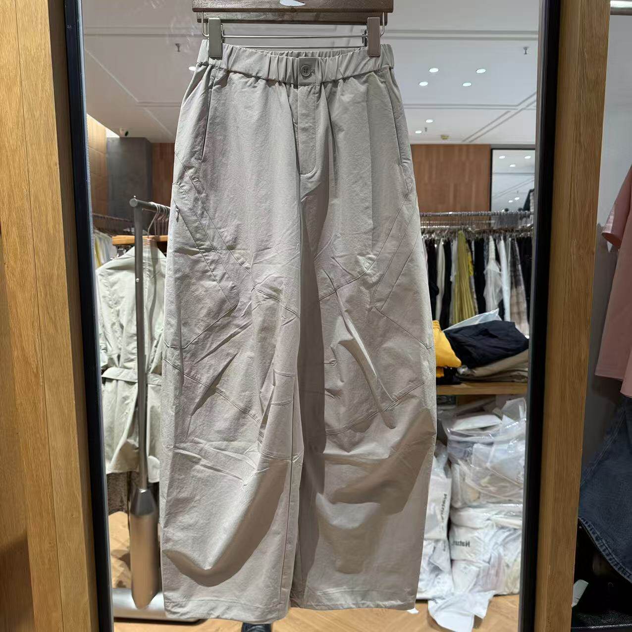 欧洲站2026新款欧货时尚设计感口袋松紧腰宽松休闲工装裤女68162