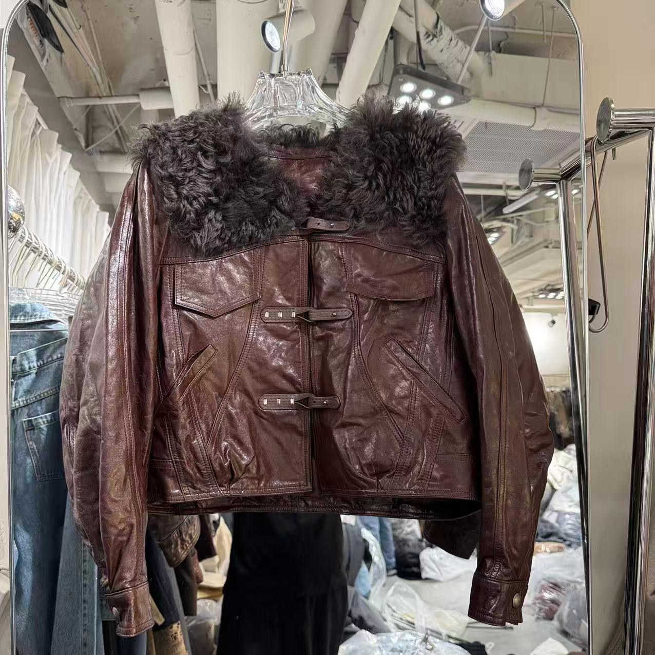 欧洲站2025冬新款圆领高端油蜡绵羊皮革拼接鹅绒真皮皮衣88101-1