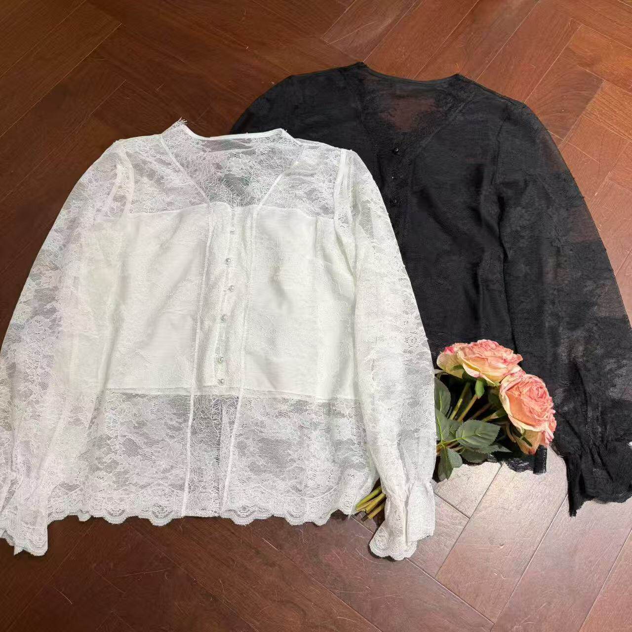 欧洲站2026新款欧货V领蕾丝拼接微透抹胸喇叭袖高级感上衣19163