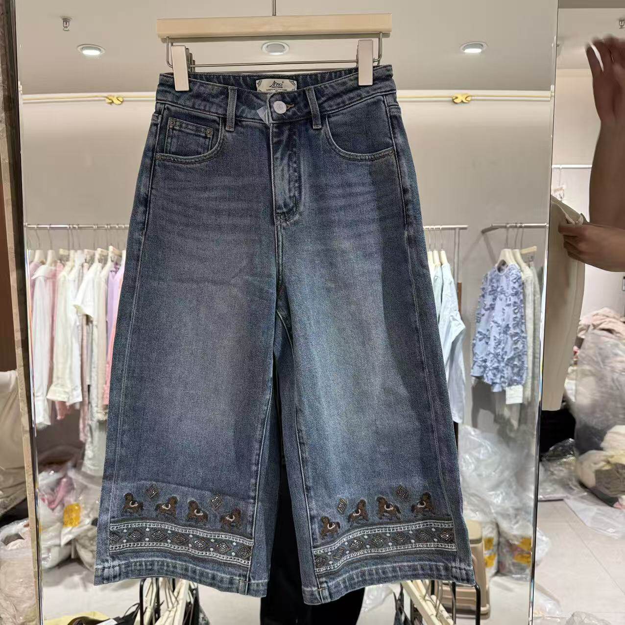 欧洲站2026春新款时尚重工刺绣花边裤脚牛仔潮流阔腿八分裤女7036