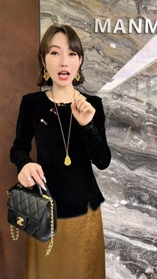 曼曼家2025秋款欧货新中式彩色盘扣拼蕾丝开叉禅意丝绒上衣36067