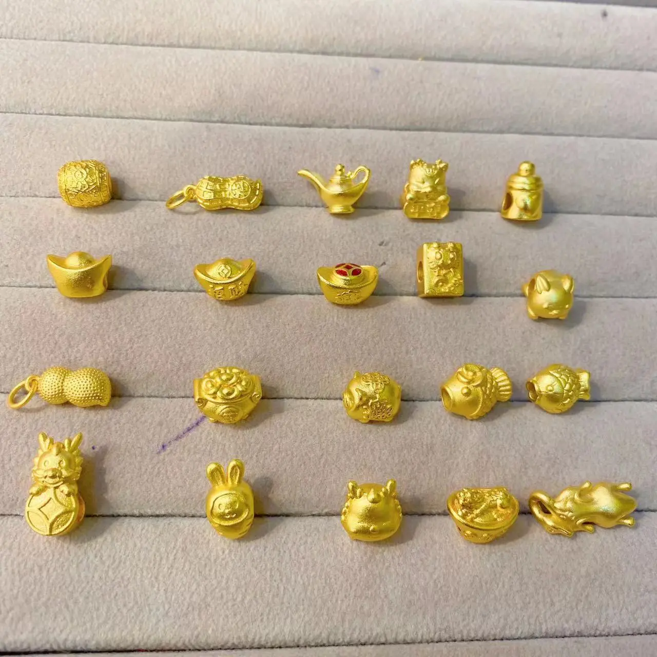 钱币龙花生萝卜兔元宝小鱼烤鸭聚宝盆爱心奶瓶隔珠吊坠手链配件