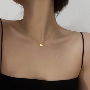 钛钢卫衣链百搭锁骨链配饰 85度灰轻奢高级感爱心项链女2025年新款